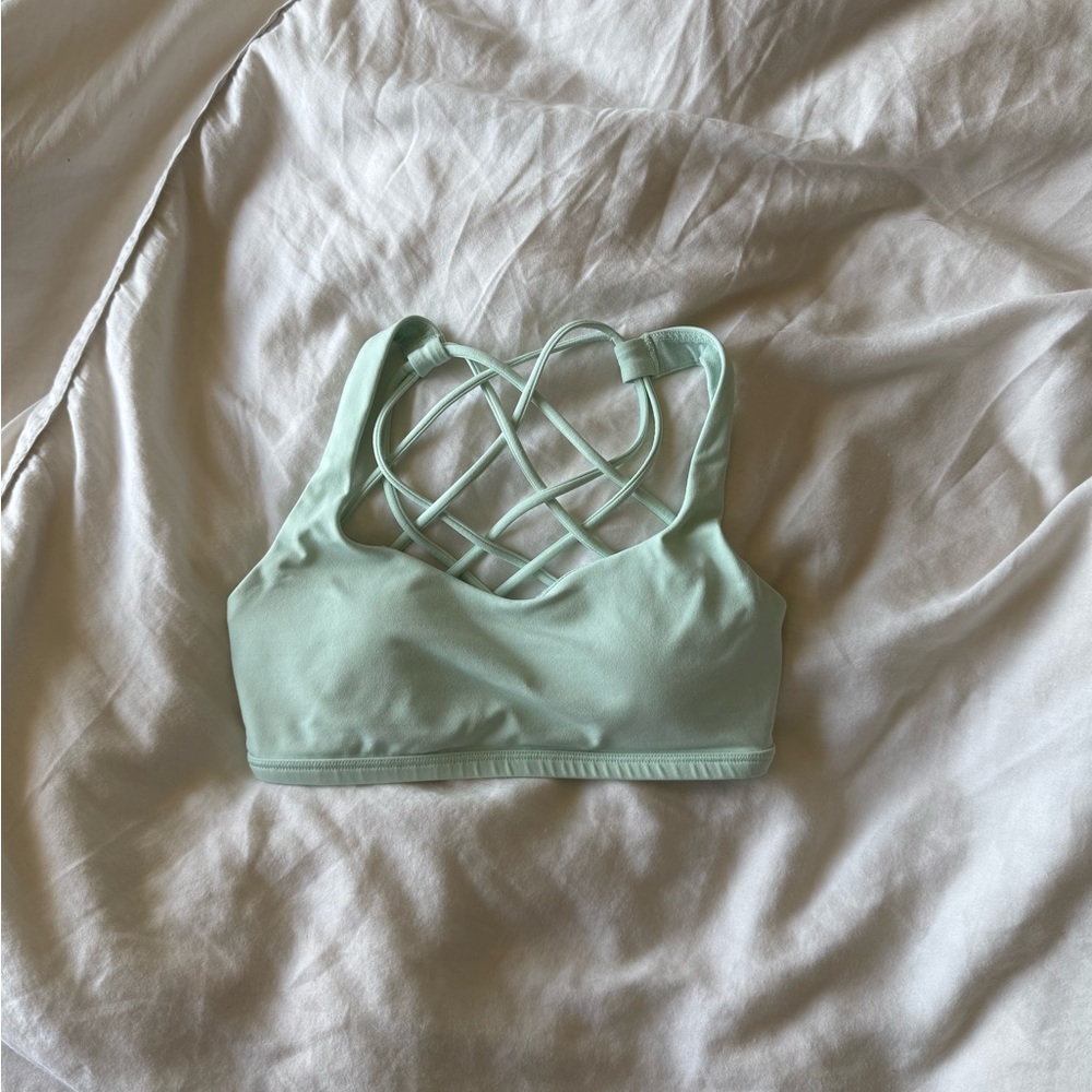 Lululemon free to be wild sports bra